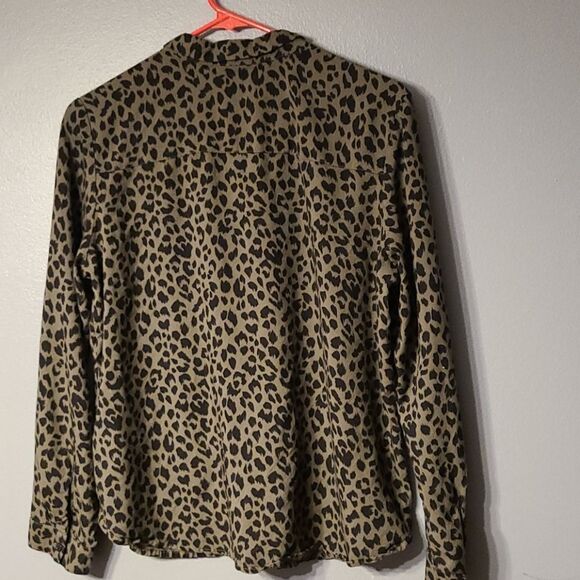 Olive cheetah print button up shirt - Picture 4 of 4